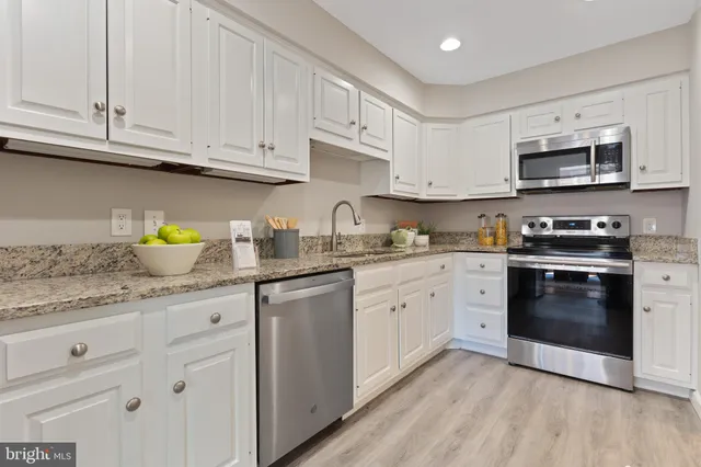 $3,900 | 8101 Connecticut Avenue, Unit N409, Chevy Chase, MD 20815