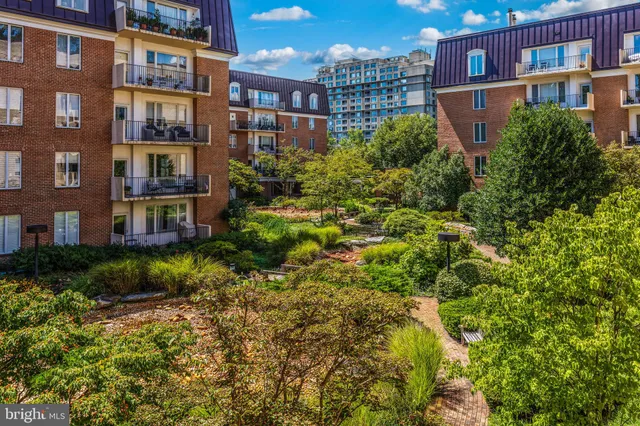 $3,900 | 8101 Connecticut Avenue, Unit N409, Chevy Chase, MD 20815