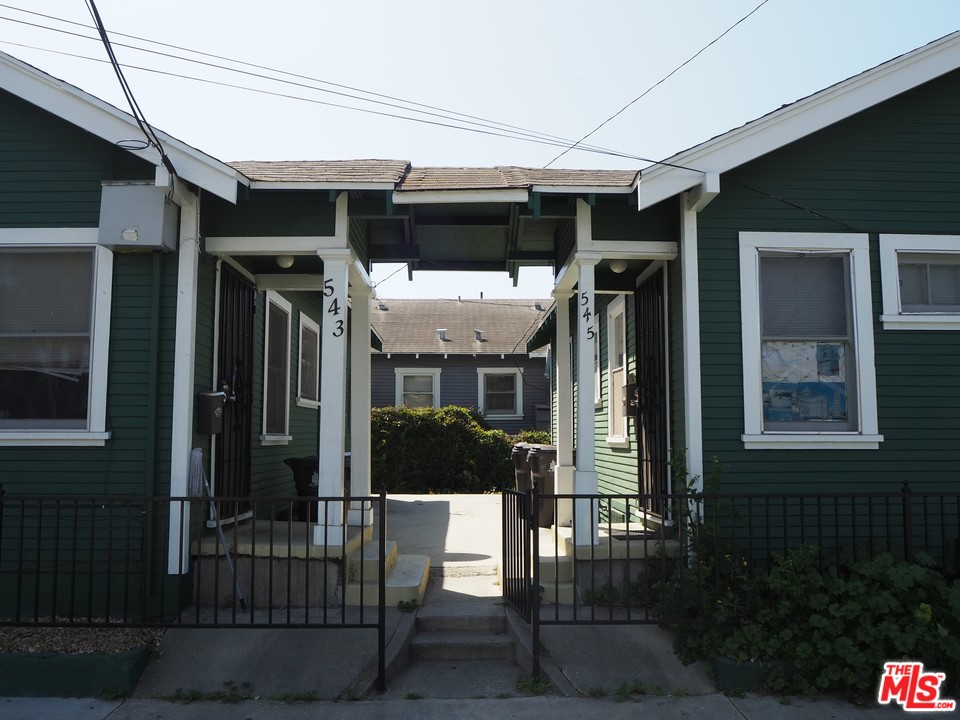 541 Cerritos Avenue Long Beach, CA 90802 - Photo 3 of 9