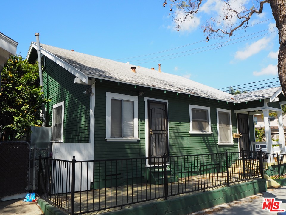 541 Cerritos Avenue Long Beach, CA 90802 - Photo 4 of 9