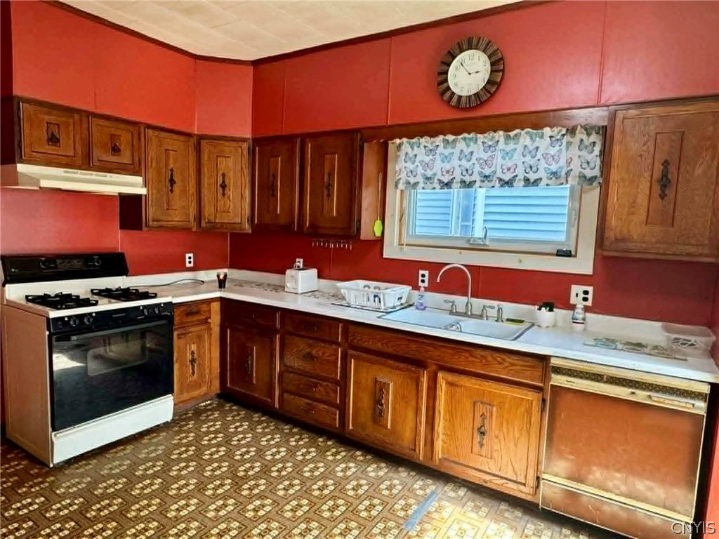 4 Spring Street German Flatts, NY 13357 - Photo 5 of 30