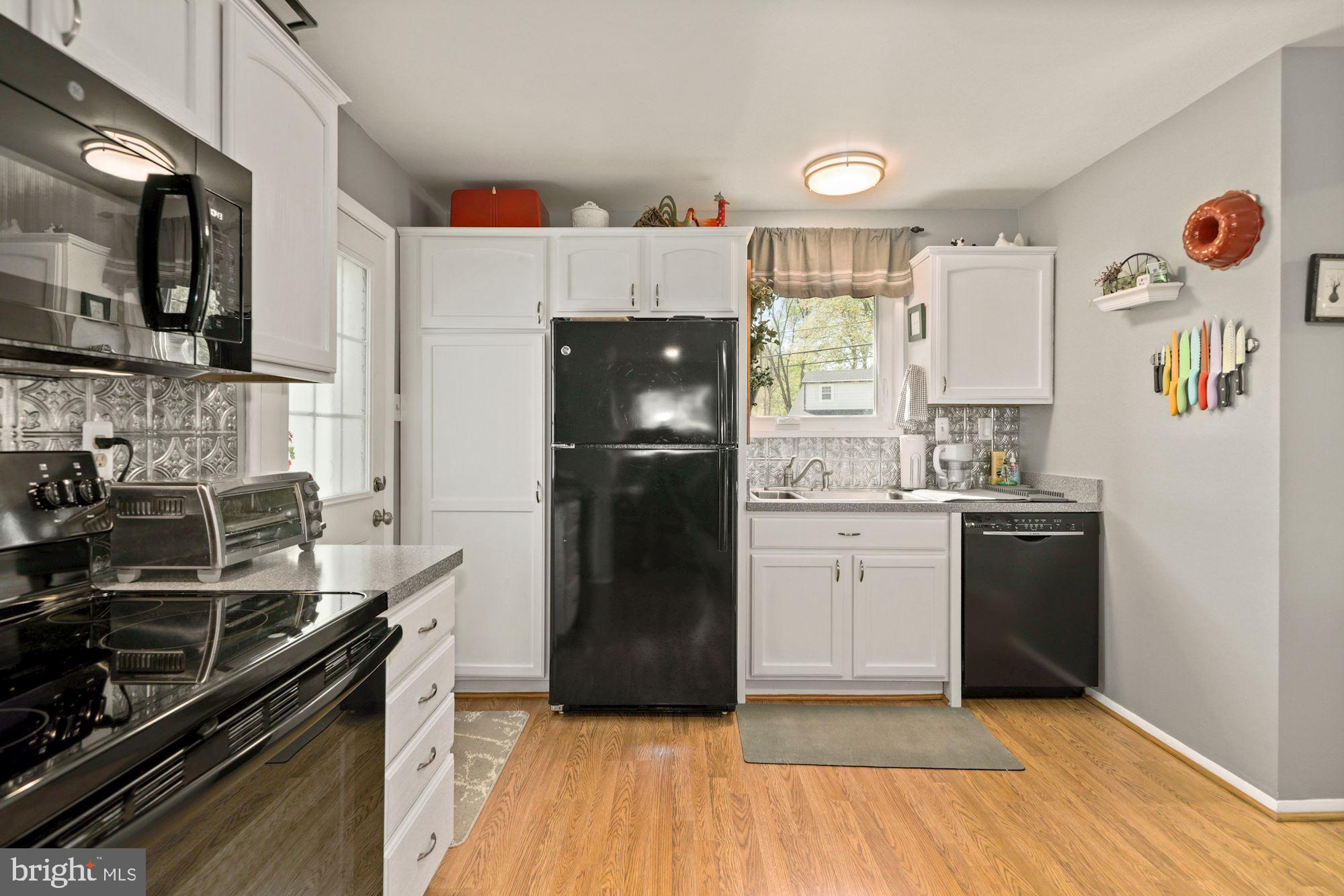 4105 Dahill Road Silver Spring, MD 20906 - Photo 4 of 31 New appliances