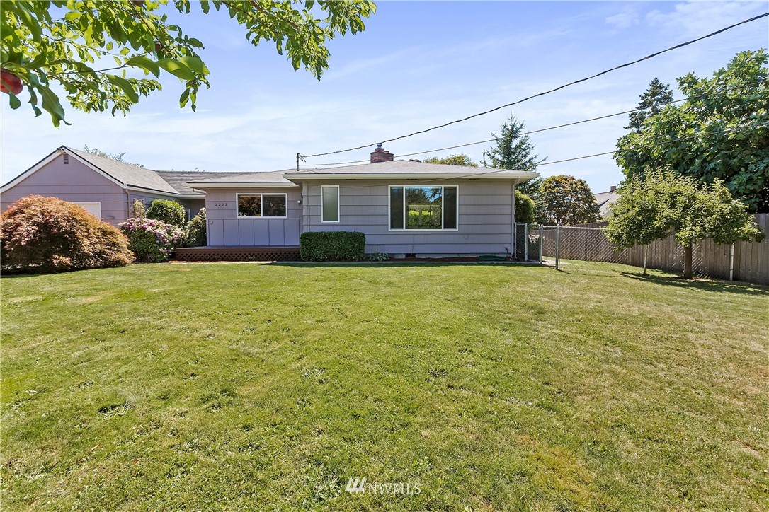 2222 Perry Avenue Bremerton, WA 98310 - Photo 3 of 39 Gallery Image 3