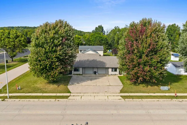 $289,900 | 1150 Schabow Street, Gresham, WI 54128