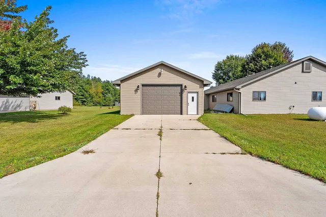 $289,900 | 1150 Schabow Street, Gresham, WI 54128