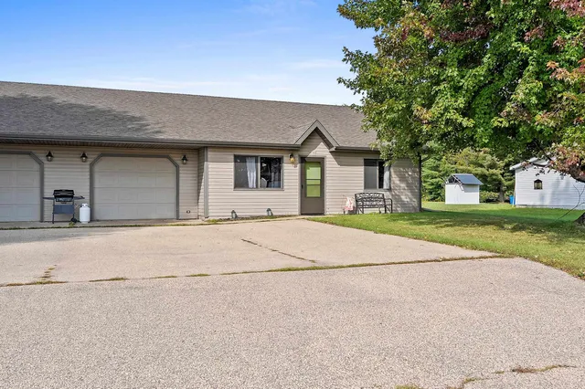 $289,900 | 1150 Schabow Street, Gresham, WI 54128