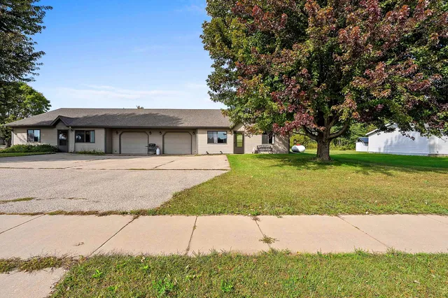 $289,900 | 1150 Schabow Street, Gresham, WI 54128