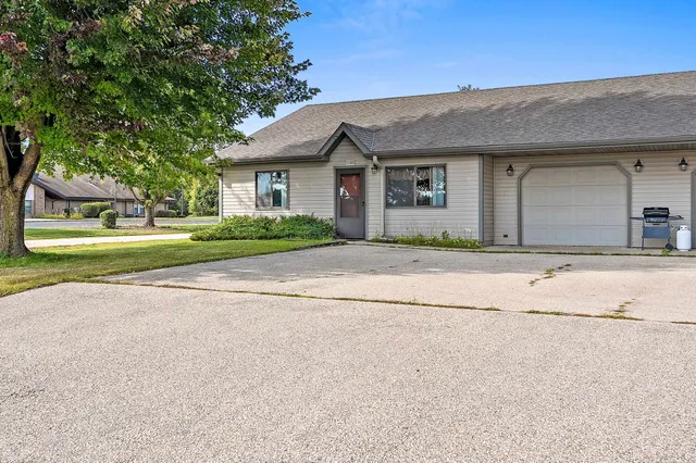 $289,900 | 1150 Schabow Street, Gresham, WI 54128
