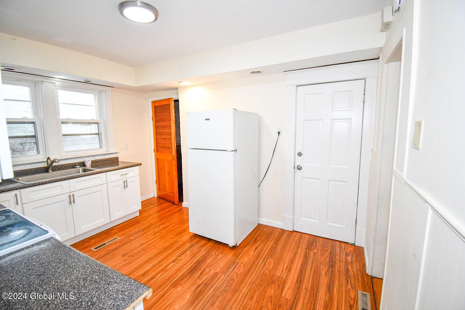 21 Hawk Street Schenectady, NY 12307 - Photo 13 of 79 DSC_8376