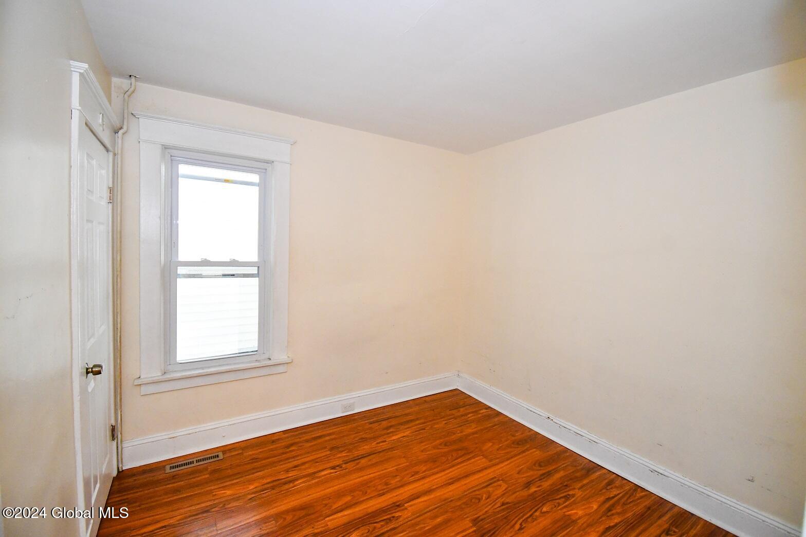 21 Hawk Street Schenectady, NY 12307 - Photo 17 of 79 DSC_8367