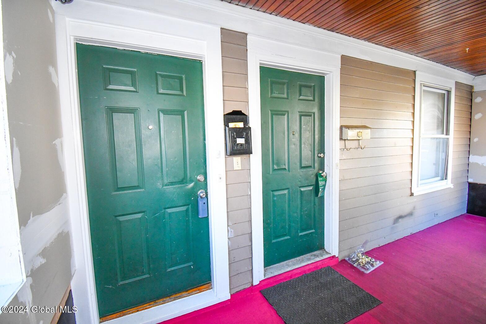 21 Hawk Street Schenectady, NY 12307 - Photo 4 of 79 DSC_8407