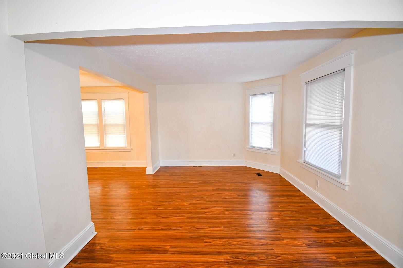 21 Hawk Street Schenectady, NY 12307 - Photo 9 of 79 DSC_8362