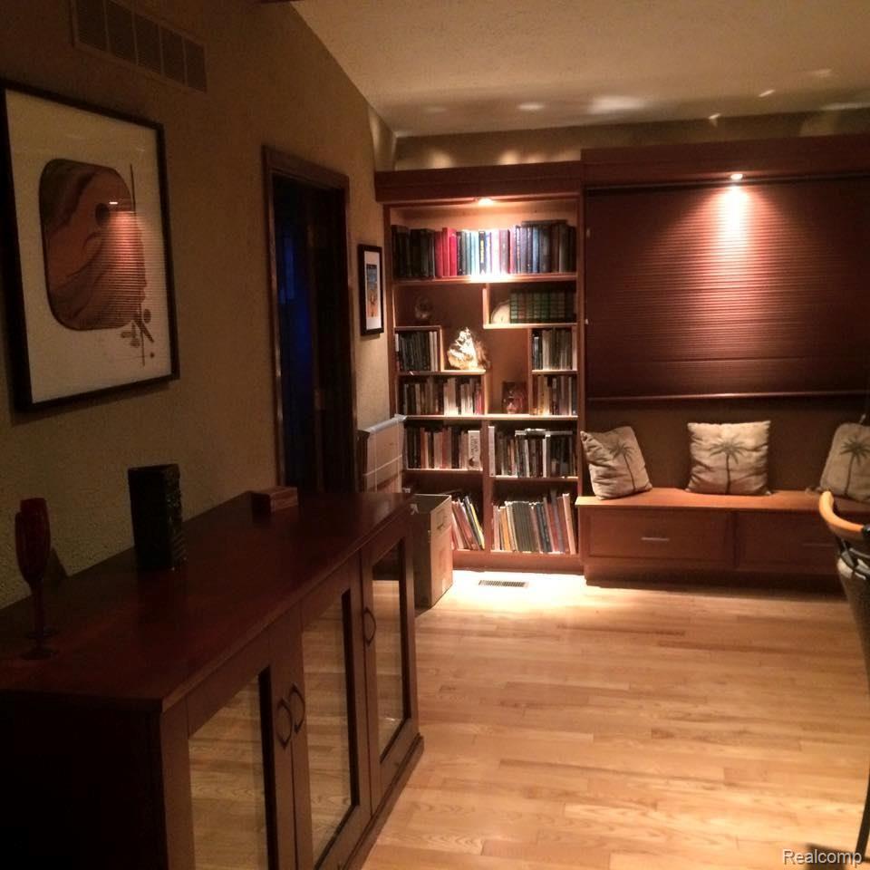 211 Ridgemont Road Oxford, MI 48370 - Photo 13 of 33 35.jpg