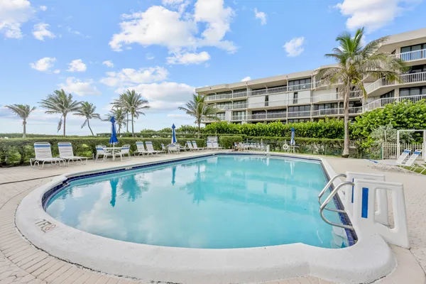 $3,800 | 3230 South Ocean Boulevard, Unit A602, Palm Beach, FL 33480