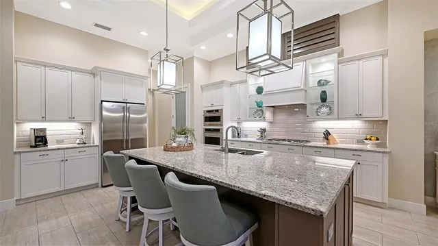 $2,000,000 | 16622 Kendleshire Terrace, Lakewood Ranch, FL 34202