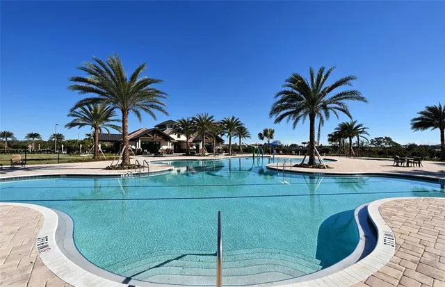 $2,000,000 | 16622 Kendleshire Terrace, Lakewood Ranch, FL 34202