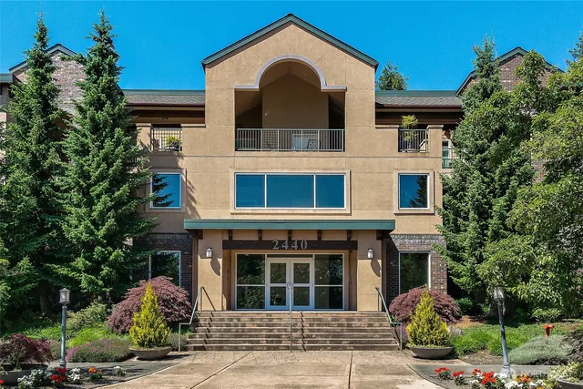 $599,999 | 2440 South Steele Street, Unit 205, Tacoma, WA 98405