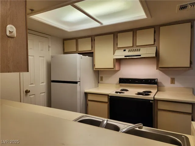 $139,500 | 3550 Bay Sands Drive, Unit 1059, Laughlin, NV 89029