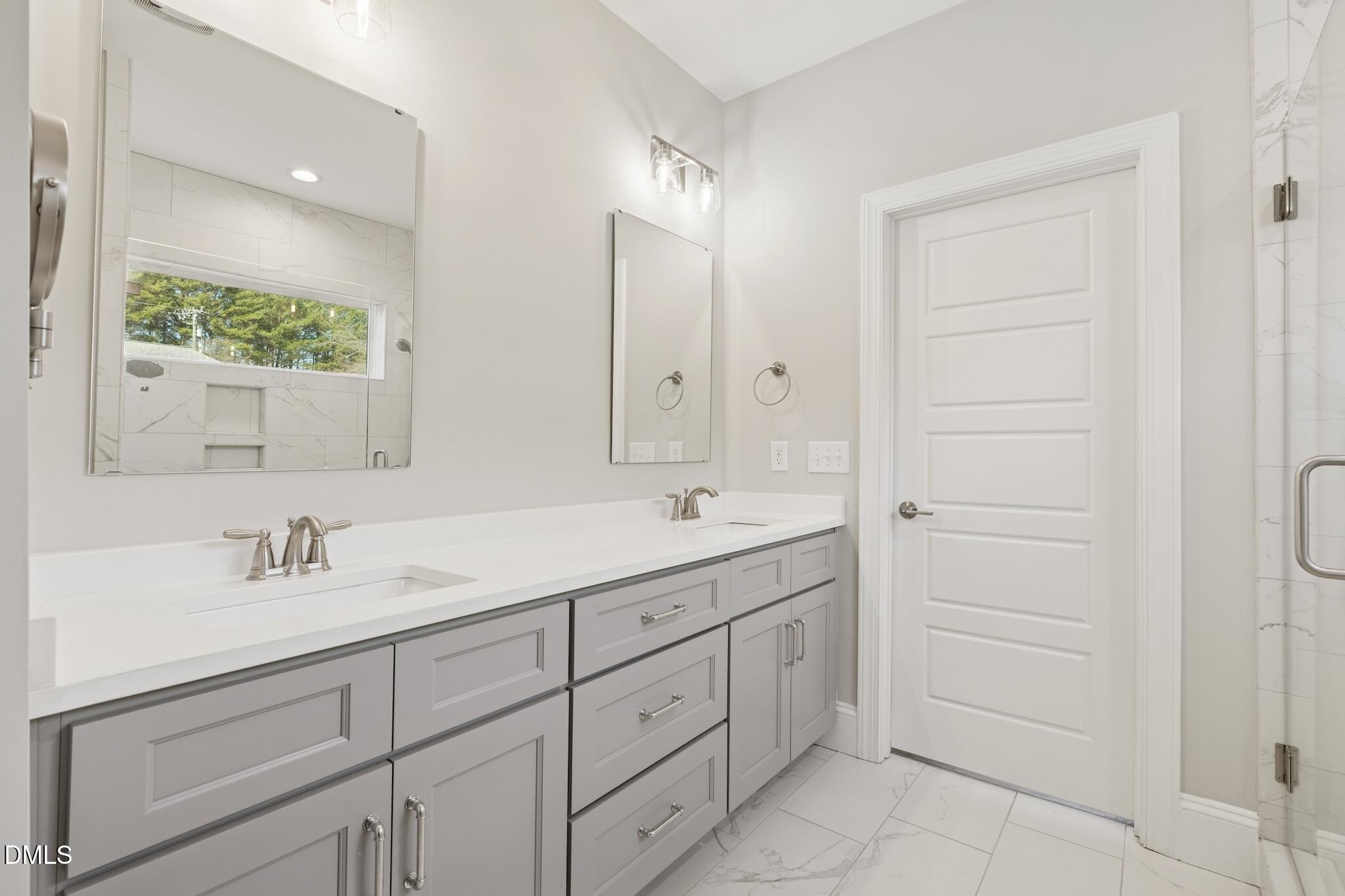 4706 Highview Place Raleigh, NC 27606 - Photo 20 of 38 Primary Bath