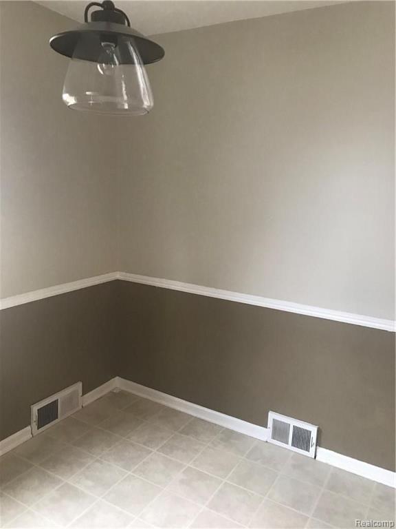 1869 Severn Road Grosse Pointe, MI 48236 - Photo 8 of 15