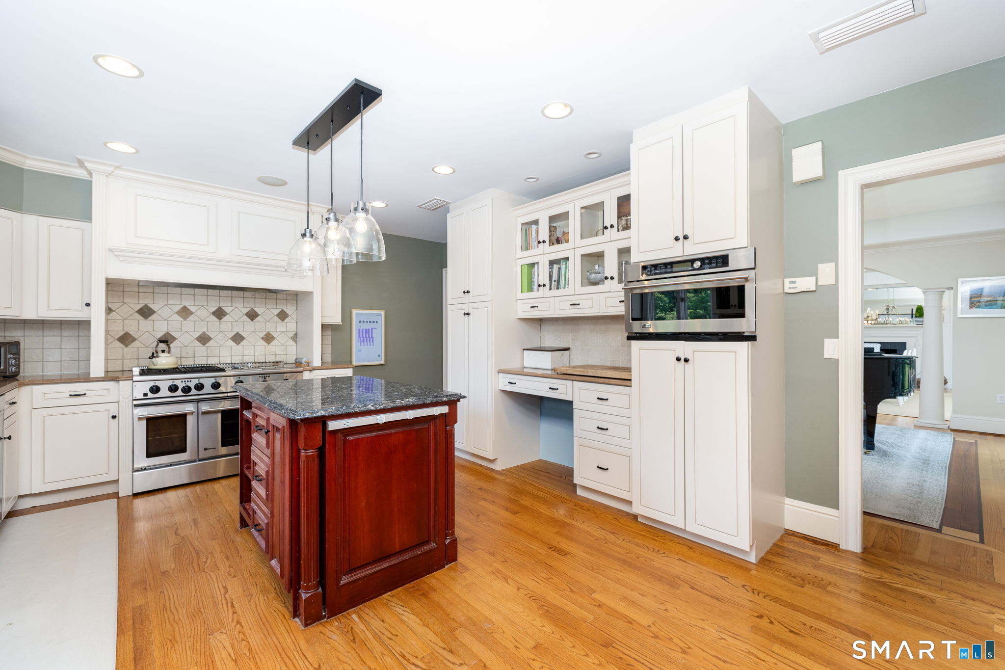 82 Ledyard Road West Hartford, CT 06117 - Photo 15 of 40