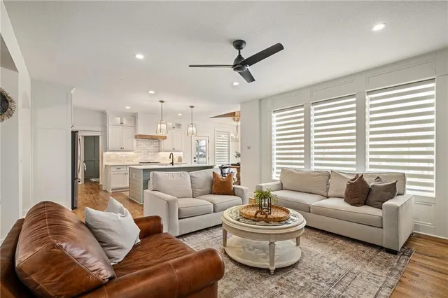 $725,000 | 16180 West 165th Terrace, Olathe, KS 66062