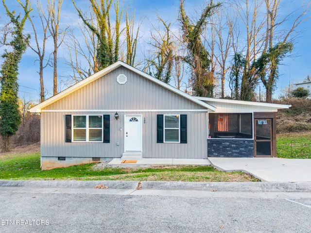 $325,000 | 105 Waddell Place, Oak Ridge, TN 37830