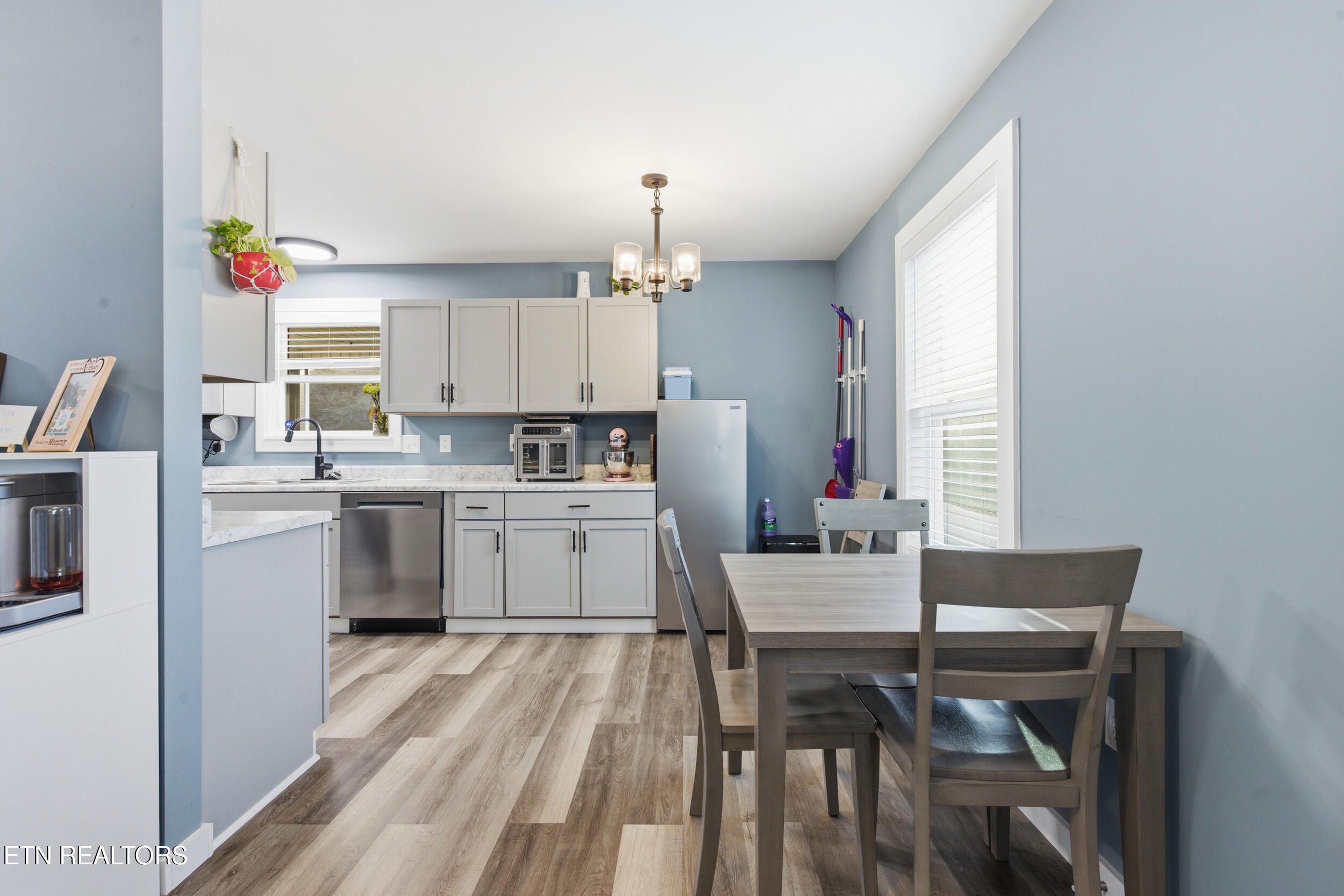 105 Waddell Place Oak Ridge, TN 37830 - Photo 13 of 32 knox_view_media_105_waddell_pl_0047