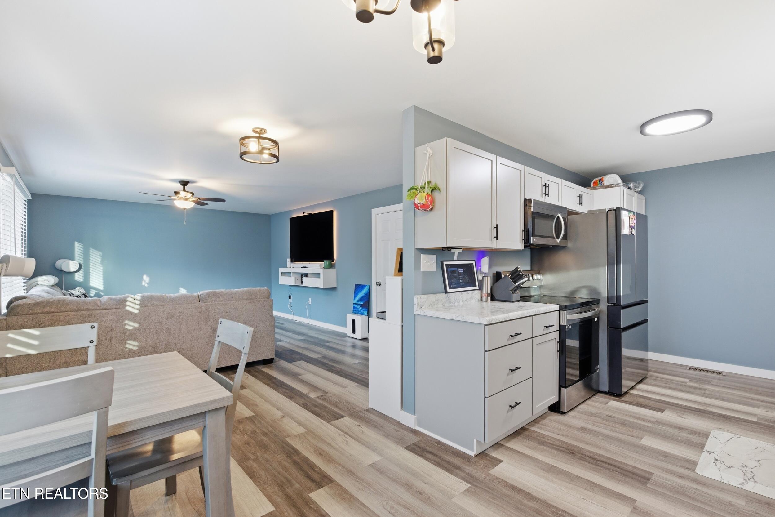 105 Waddell Place Oak Ridge, TN 37830 - Photo 14 of 32 knox_view_media_105_waddell_pl_0050