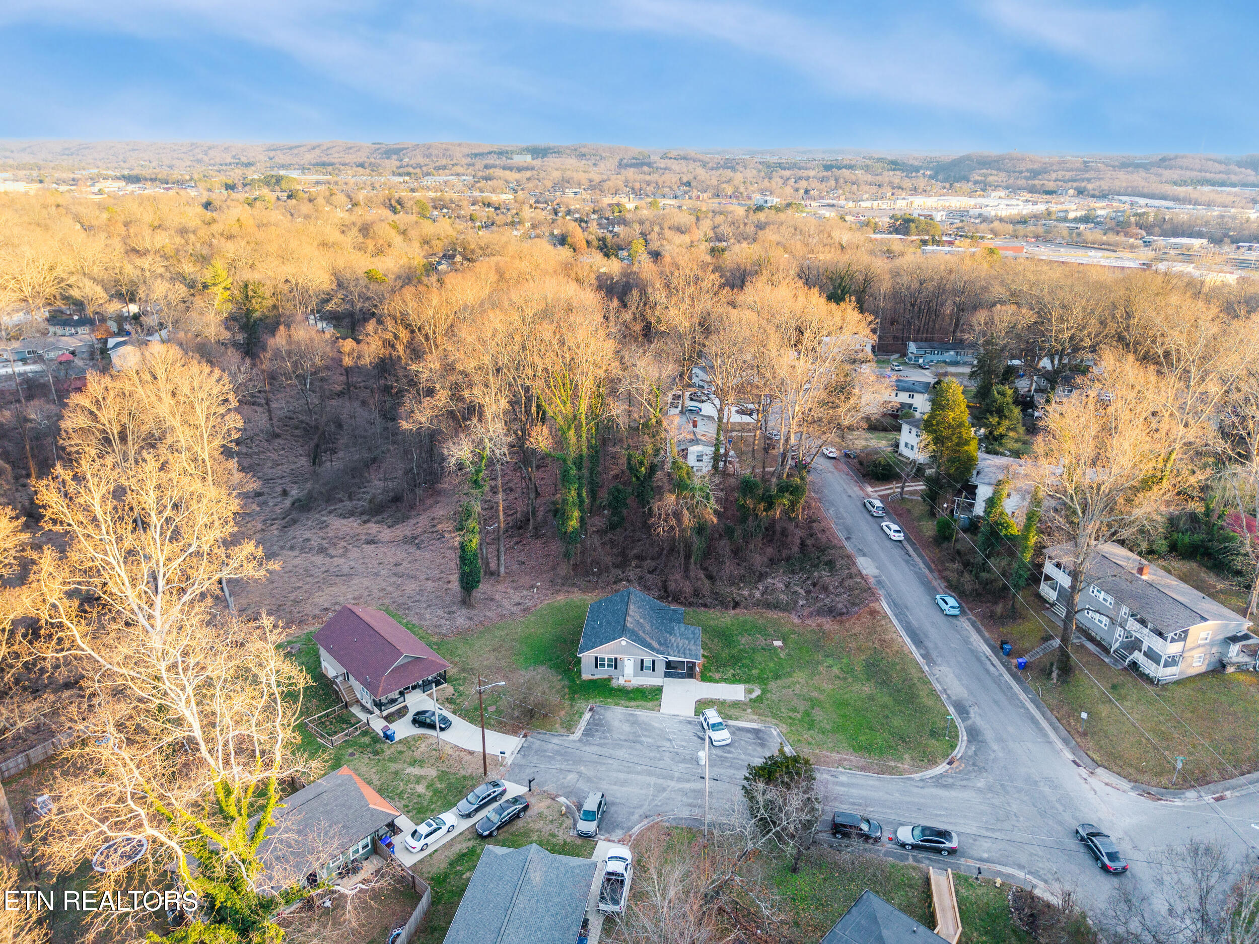 105 Waddell Place Oak Ridge, TN 37830 - Photo 30 of 32 knox_view_media_105_waddell_pl_0022