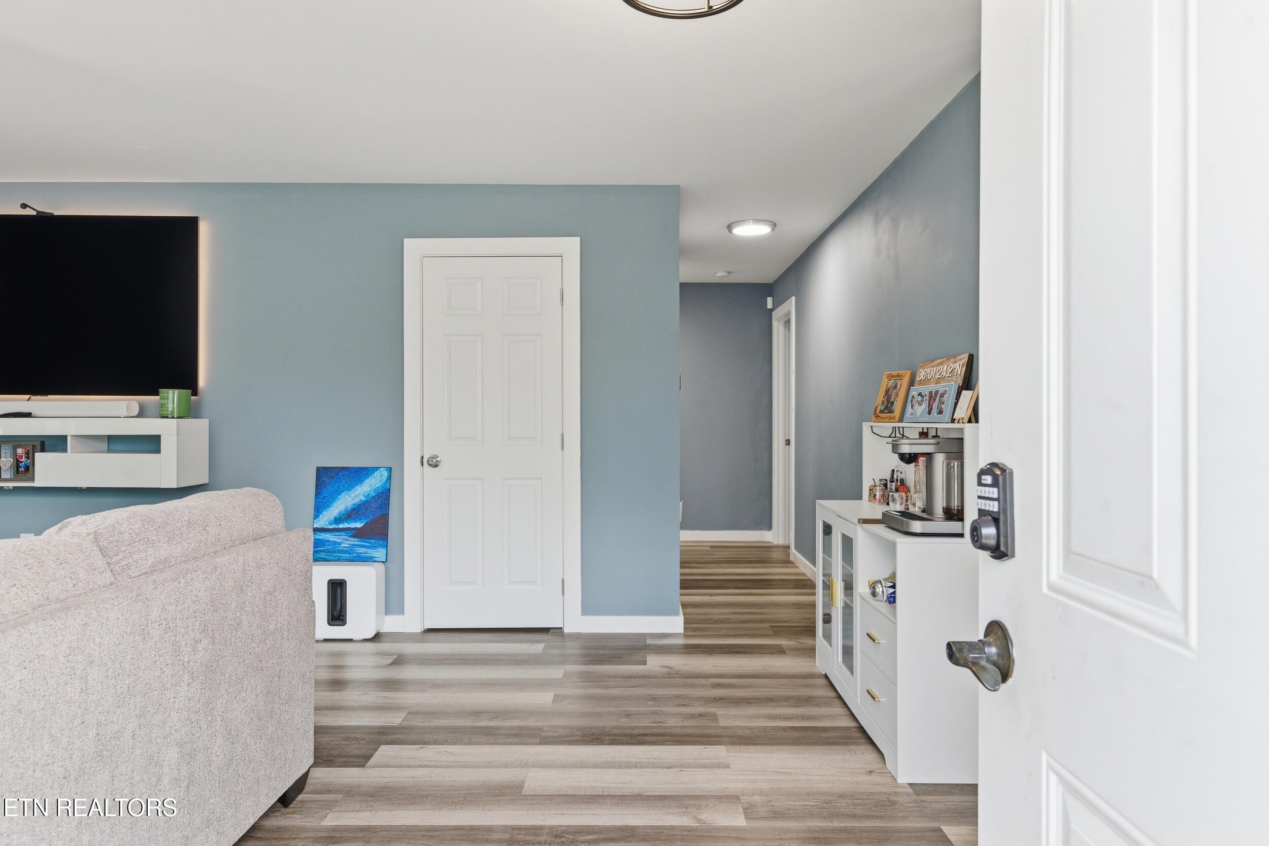 105 Waddell Place Oak Ridge, TN 37830 - Photo 8 of 32 knox_view_media_105_waddell_pl_0032