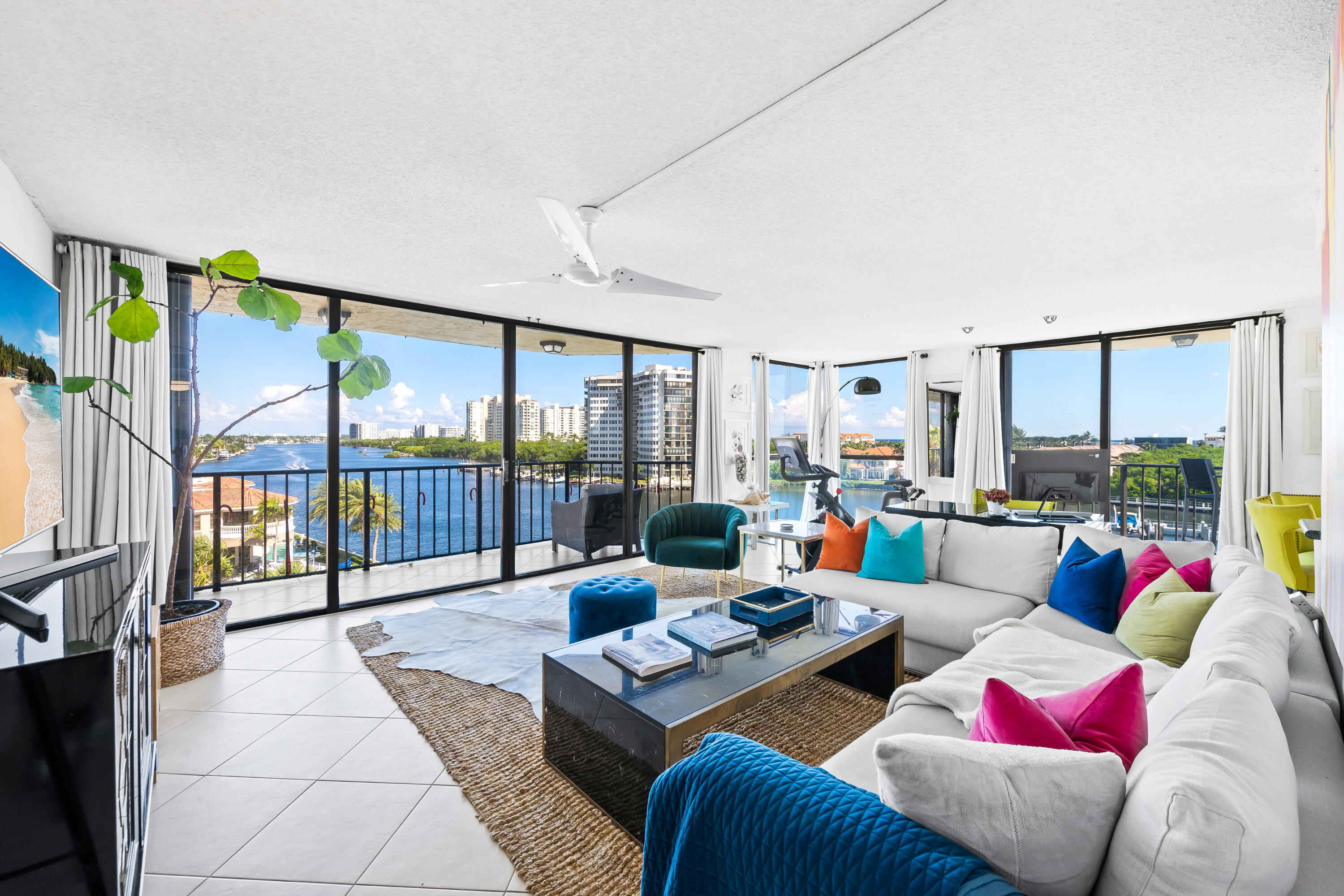 899 Jeffery Street, Unit 614 Boca Raton, FL 33487 - Photo 15 of 60 a living room with furniture and a floor to ceiling window