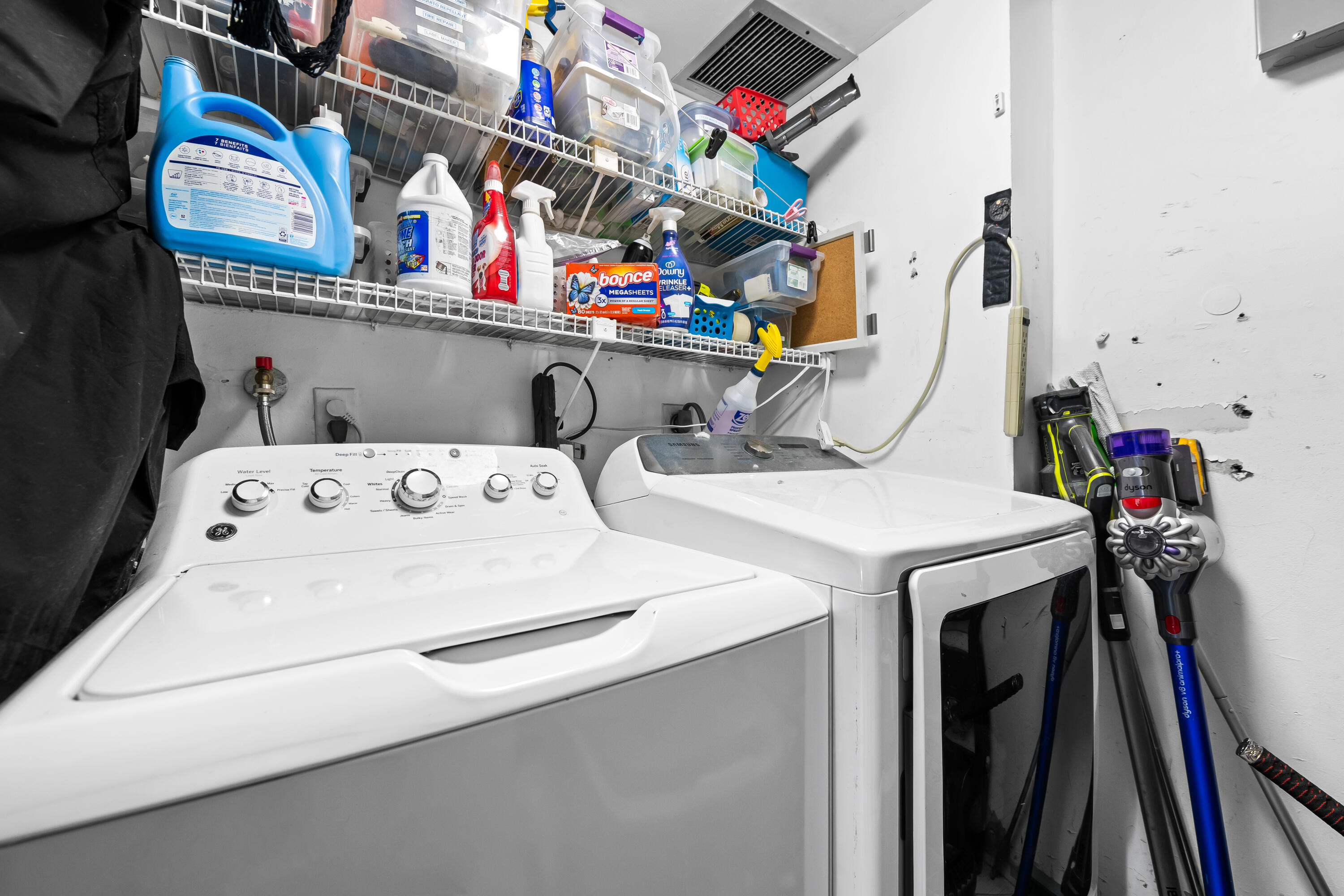 899 Jeffery Street, Unit 614 Boca Raton, FL 33487 - Photo 28 of 60 a utility room with dryer and washer