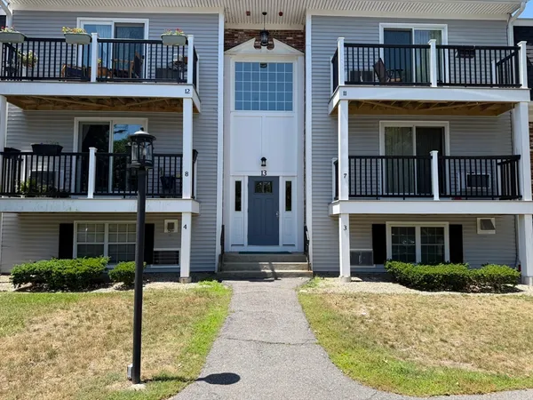 $2,500 | 13 Chapel Hill Drive, Unit 6, Plymouth, MA 02360