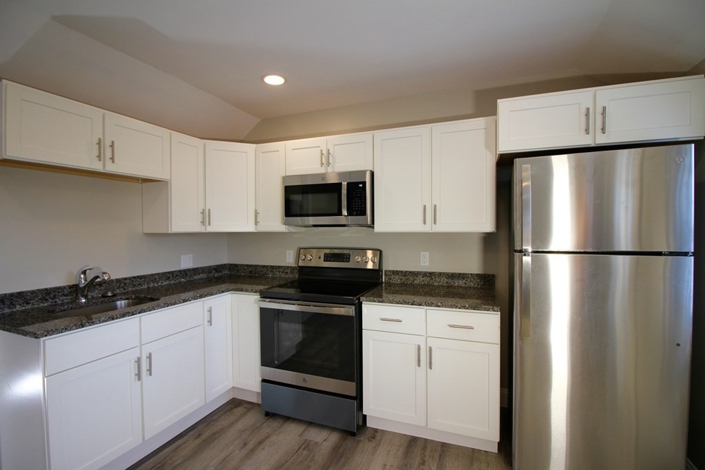55 Elmore Avenue Springfield, MA 01119 - Photo 3 of 6 Gallery Image 3