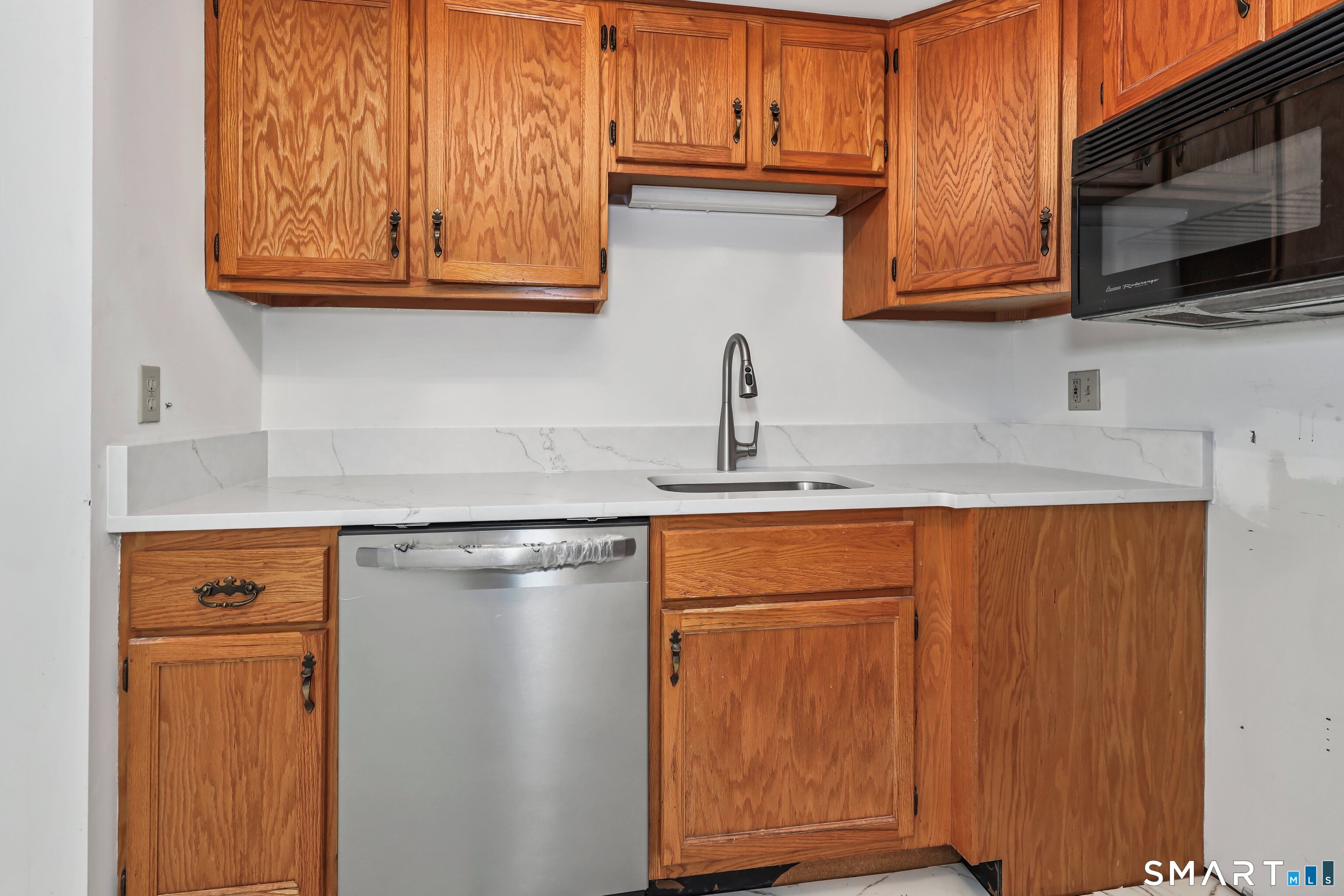 1229 Winsted Road, Unit 112 Torrington, CT 06790 - Photo 4 of 30