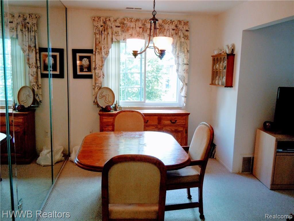 480 Baldwin Avenue, Unit 26 Rochester, MI 48307 - Photo 9 of 32 DSCN1380.jpg