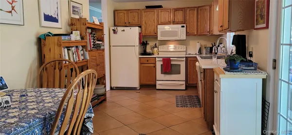 $4,000 | 23 Violet Place, Rhinebeck, NY 12572