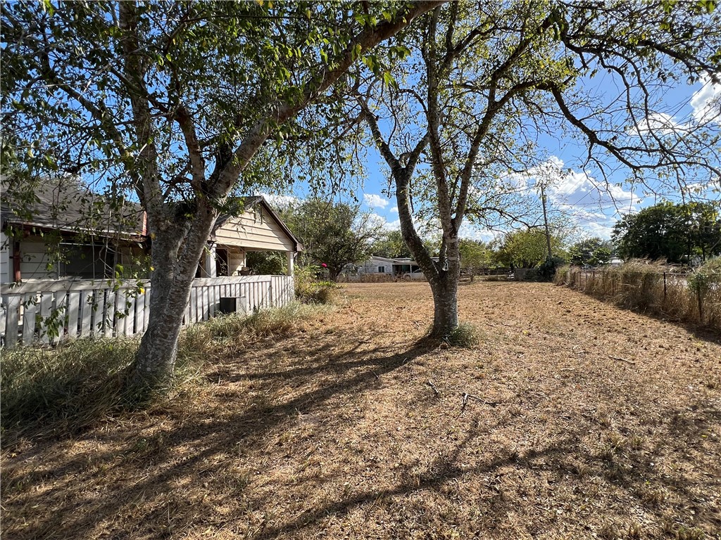 113 4th Street Mathis, TX 78368 - Photo 5 of 26