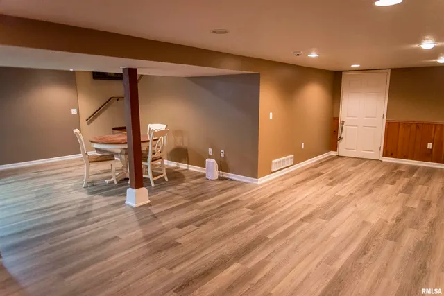 $305,000 | 2208 Cherry Lane, Quincy, IL 62301