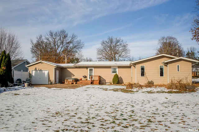 $305,000 | 2208 Cherry Lane, Quincy, IL 62301