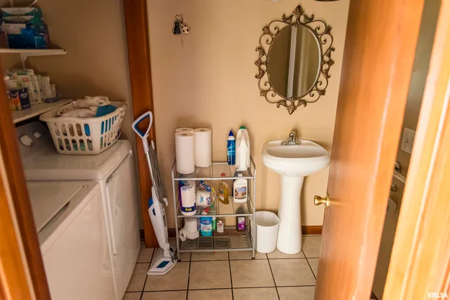 $305,000 | 2208 Cherry Lane, Quincy, IL 62301