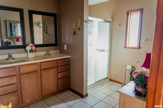 $305,000 | 2208 Cherry Lane, Quincy, IL 62301