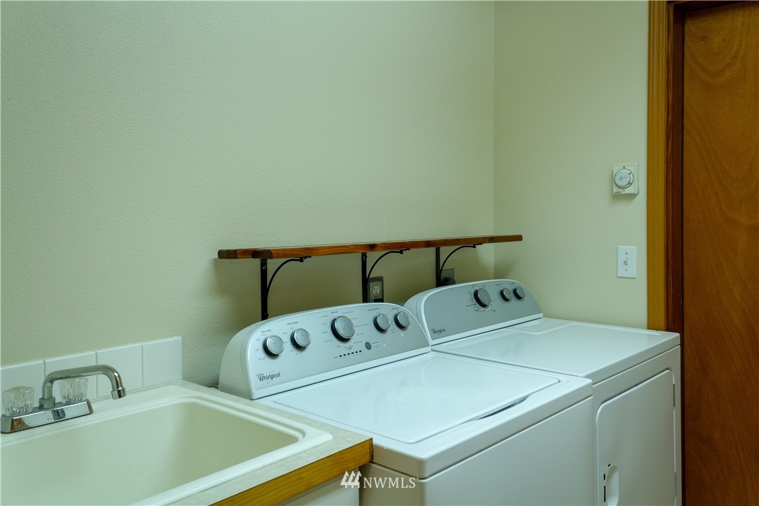 9122 Applegate Loop Southwest Rochester, WA 98579 - Photo 14 of 16