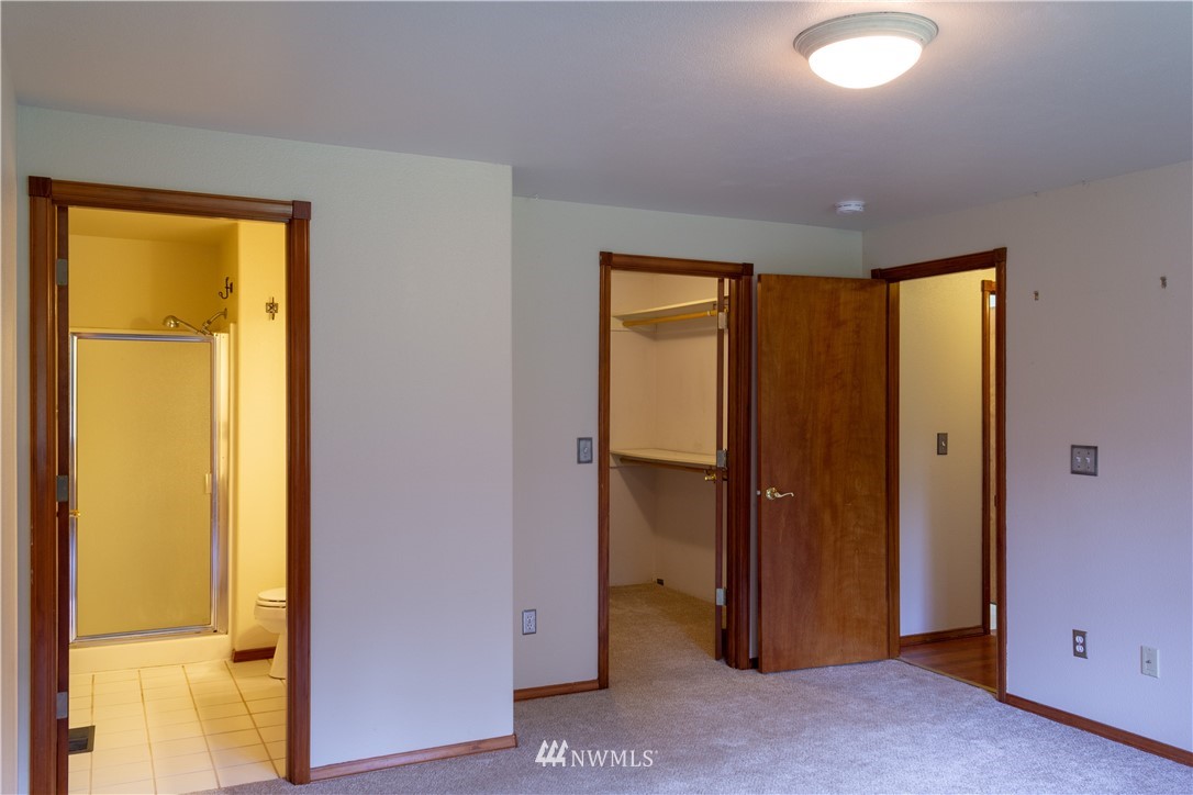 9122 Applegate Loop Southwest Rochester, WA 98579 - Photo 8 of 16