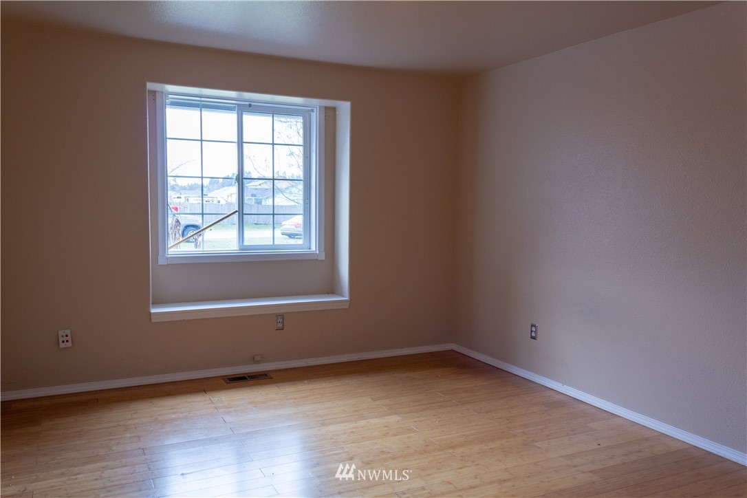 9122 Applegate Loop Southwest Rochester, WA 98579 - Photo 10 of 16