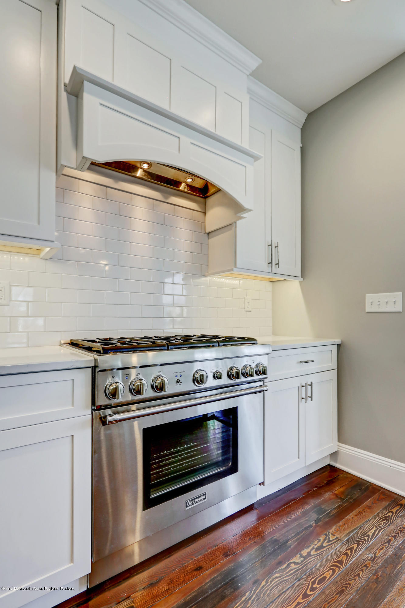 417 Ocean Road Spring Lake, NJ 07762 - Photo 17 of 40 Thermador Professional Gas Stove
