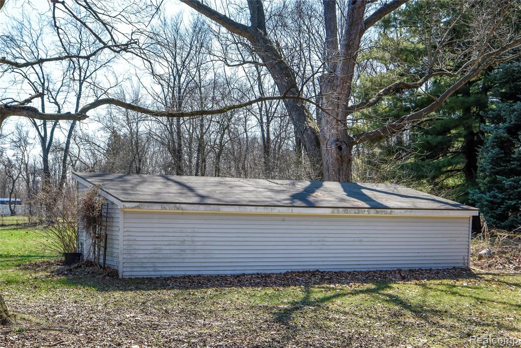 1493 Merry Road Waterford, MI 48328 - Photo 73 of 82 Gallery Image 73