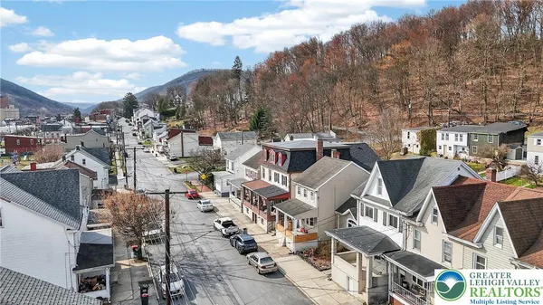 $179,900 | 518 Washington Street, Tamaqua, PA 18252