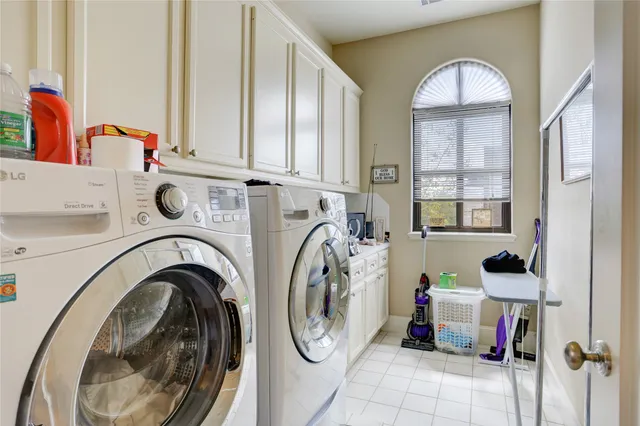 $929,900 | 1008 Potomac Drive, Houston, TX 77057